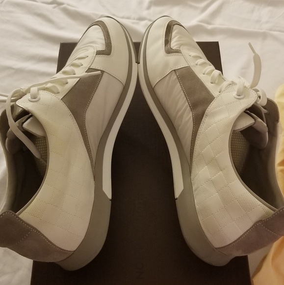 Mens authentic Louis Vuitton sneakers - Picture 4 of 6